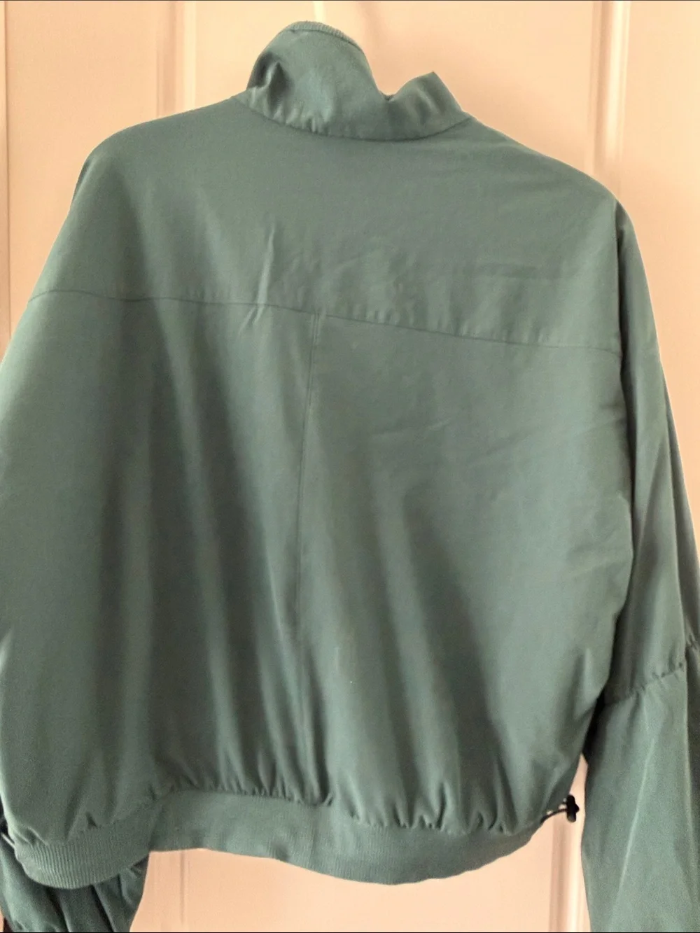 Alo yoga cropped elevation cover up, XS midnight green